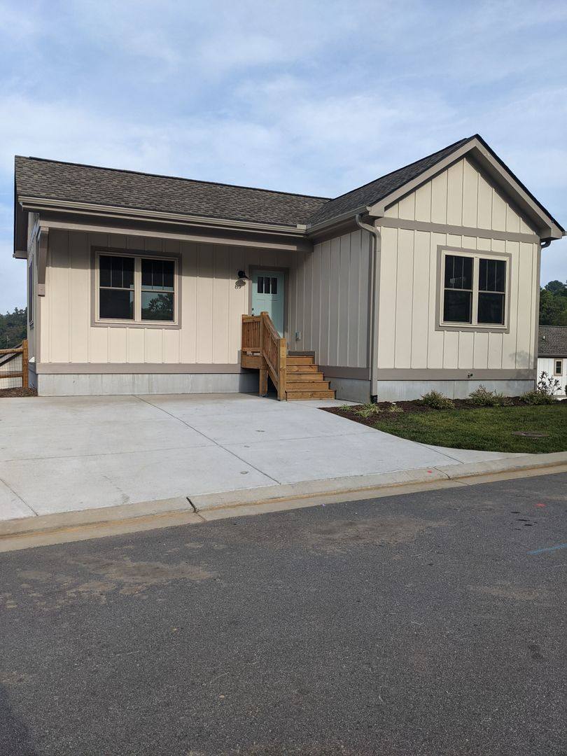 House for rent at 89 Wheeler Rd, Weaverville, NC 28787