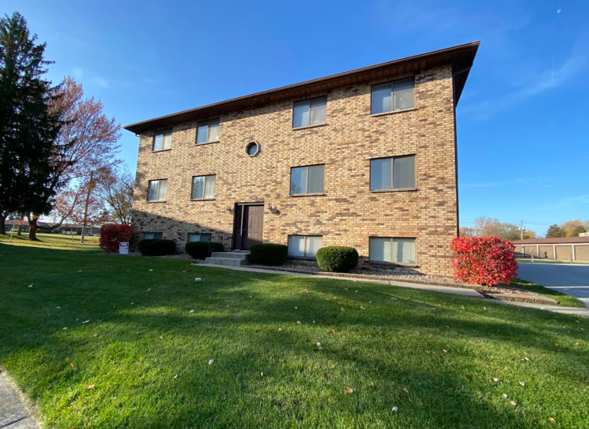 Apartment for rent at 1106 8th St Court #1, Silvis, IL 61282