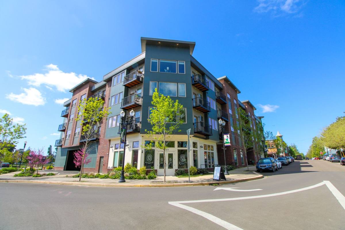 Apartment for rent at 75 C St, Independence, OR 97351