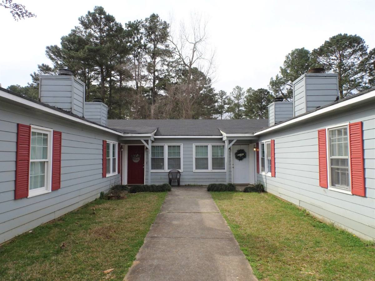 Apartment for rent at 107 Wynnwood Dr, Lagrange, GA 30240