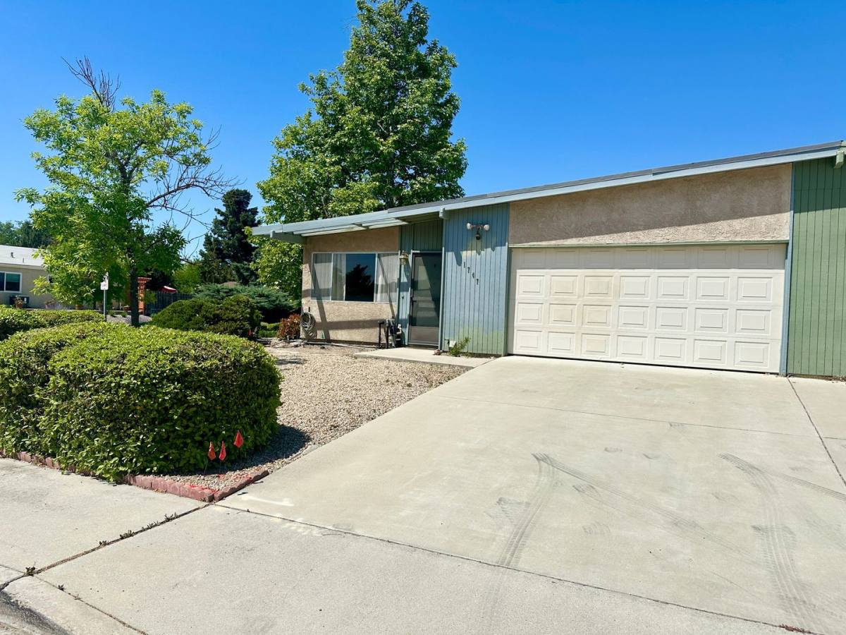 House for rent at 1747 Kings Dr, Paso Robles, CA 93446