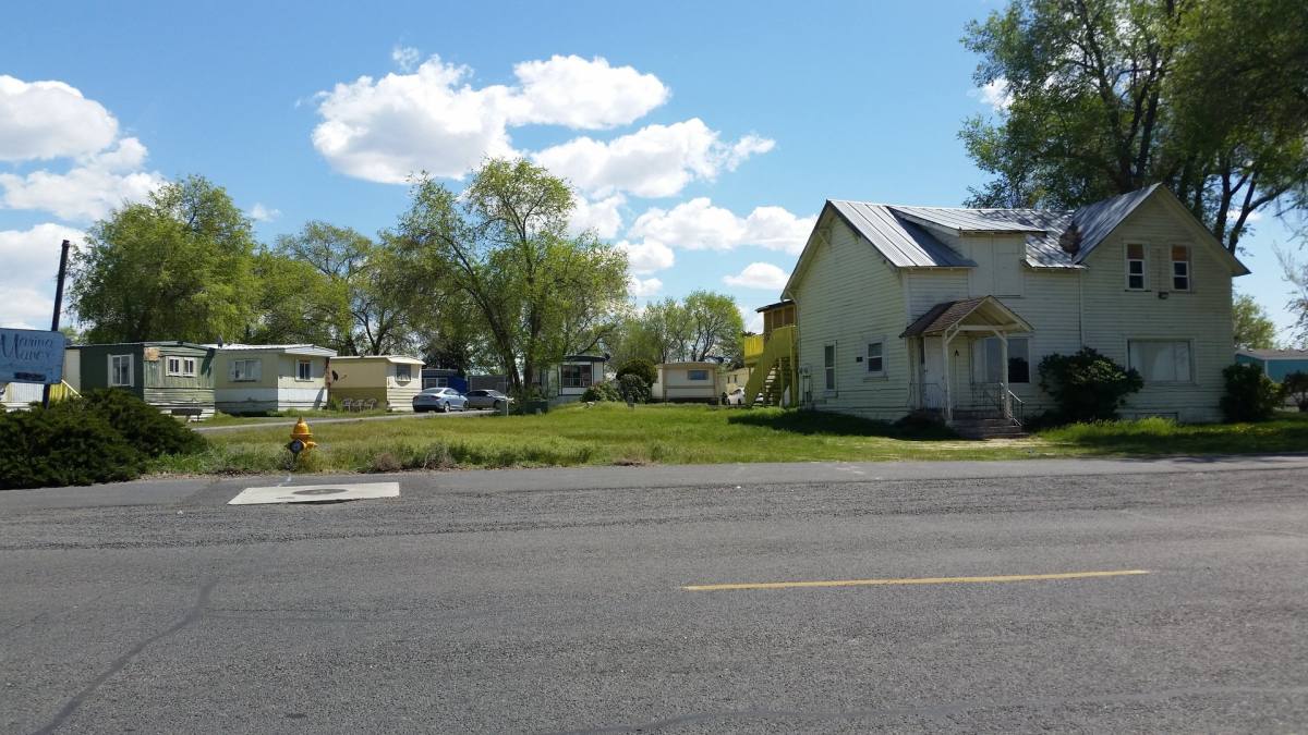 Apartment for rent at 1123 Marina Dr, Moses Lake, WA 98837