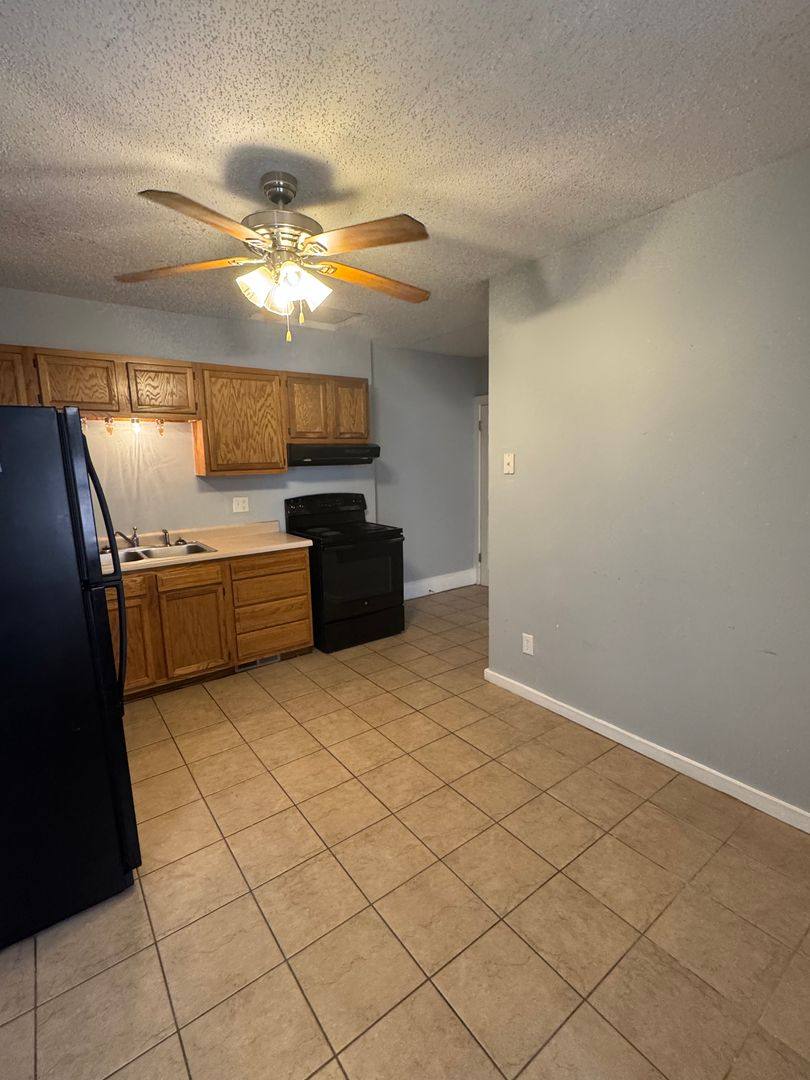 Apartment for rent at 251 W 17th St, Dubuque, IA 52001