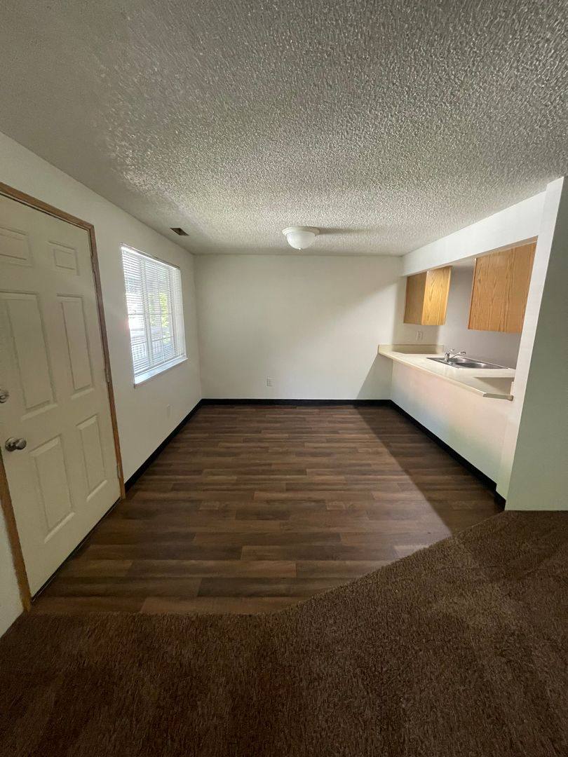 Apartment for rent at 1201 Progress Dr, Medford, OR 97504
