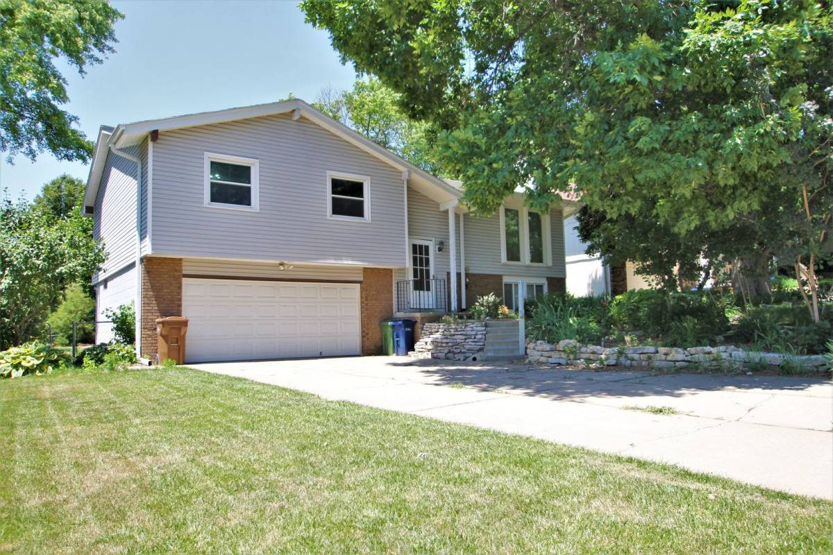 House for rent at 2308 Georgetown Place, Bellevue, NE 68123