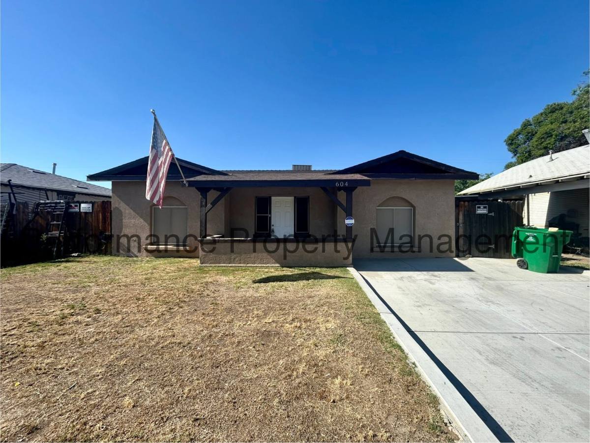 Apartment for rent at 604 Woodrow Ave, Bakersfield, CA 93308