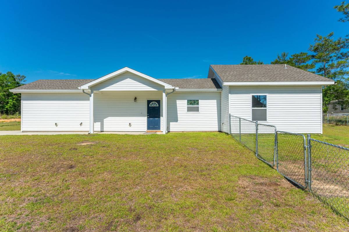 House for rent at 283 E Laurel Lane, Defuniak Springs, FL 32433
