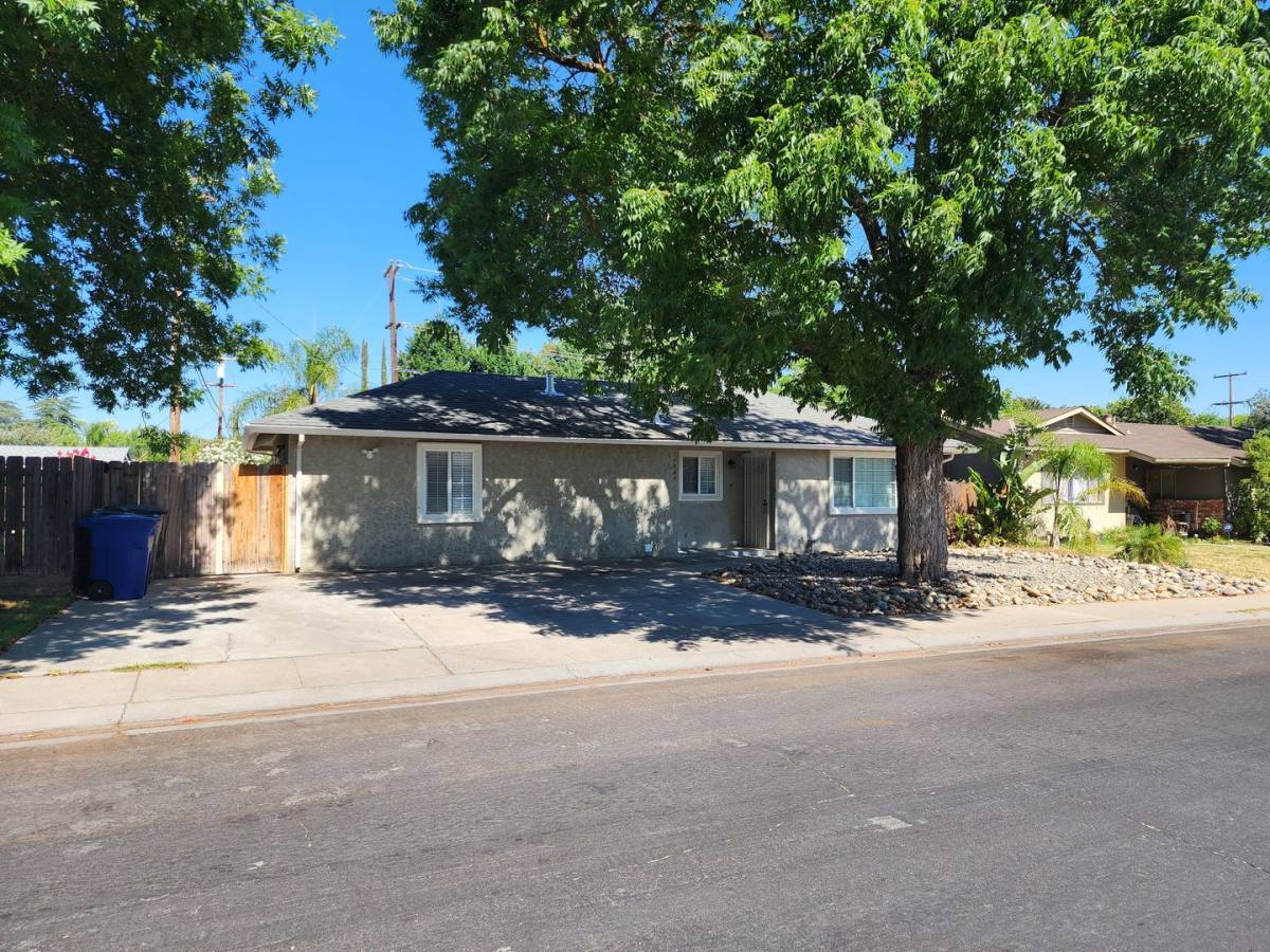 House for rent at 1965 Debonair Dr, Modesto, CA 95350
