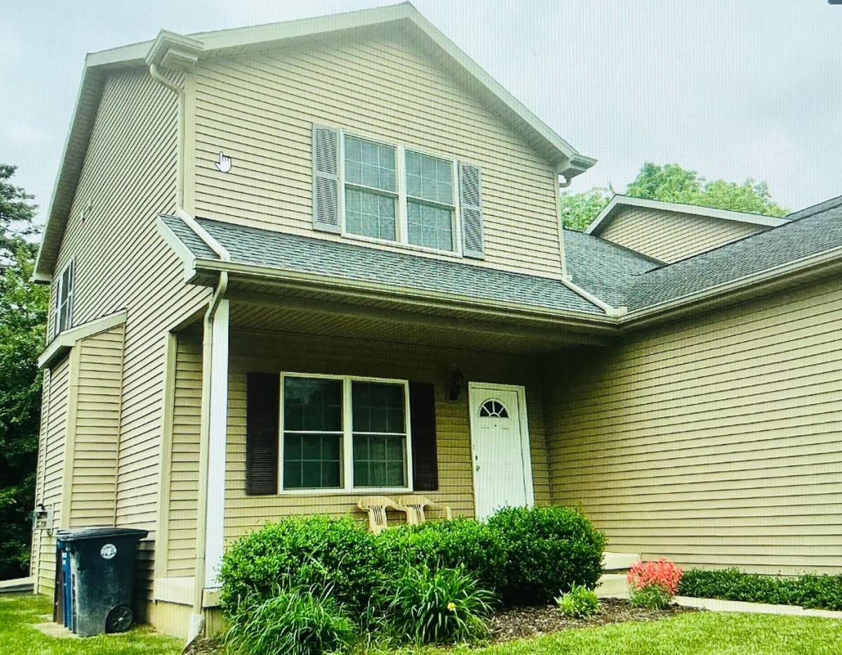 Apartment for rent at 3025 Charing Cross Rd, Ann Arbor, MI 48108
