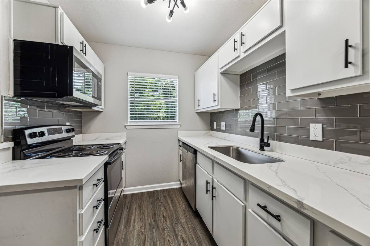 Apartment for rent at 1223 1225 W, Houston, TX 77008
