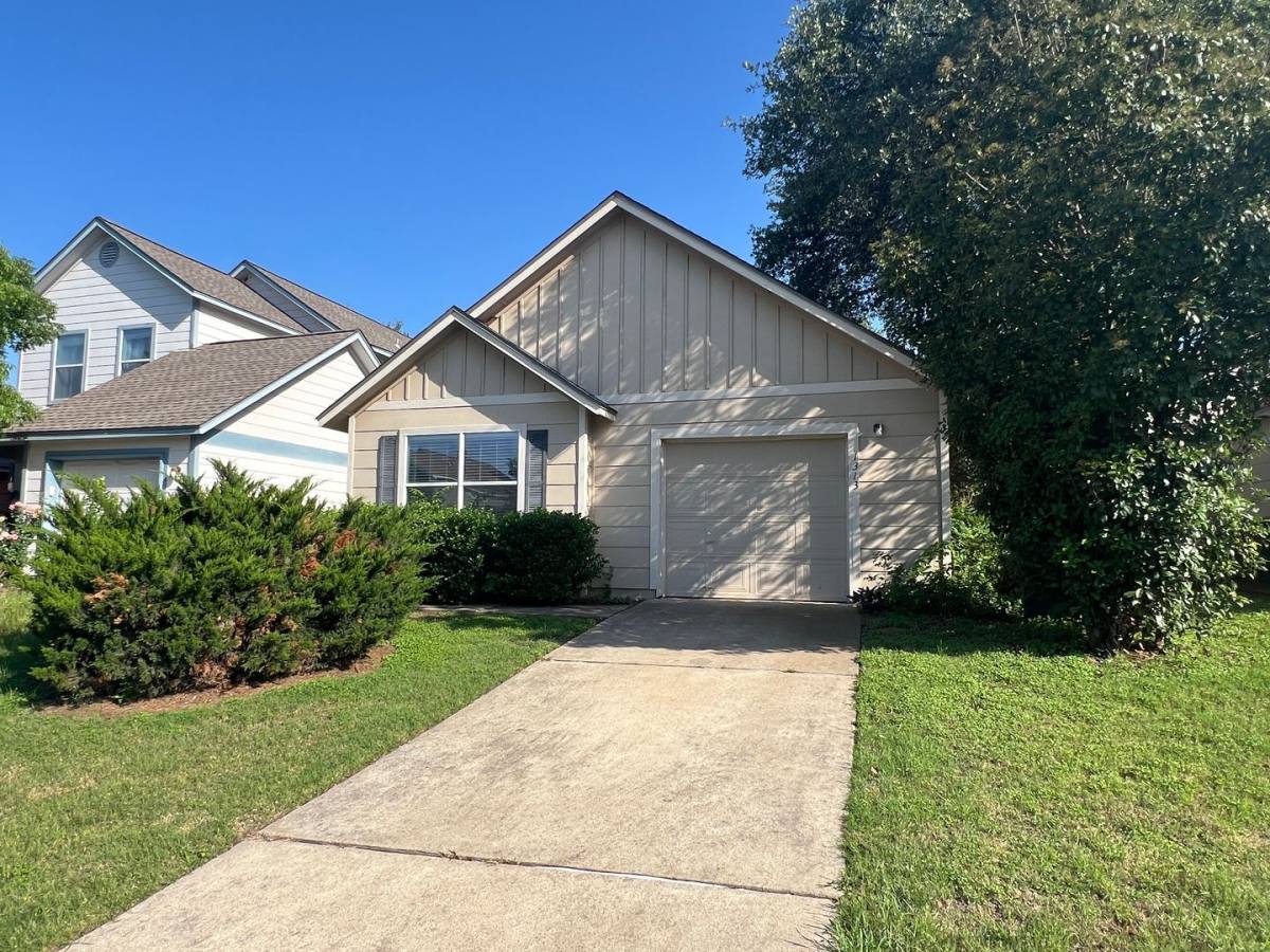 House for rent at 1313 3rd St, Georgetown, TX 78626