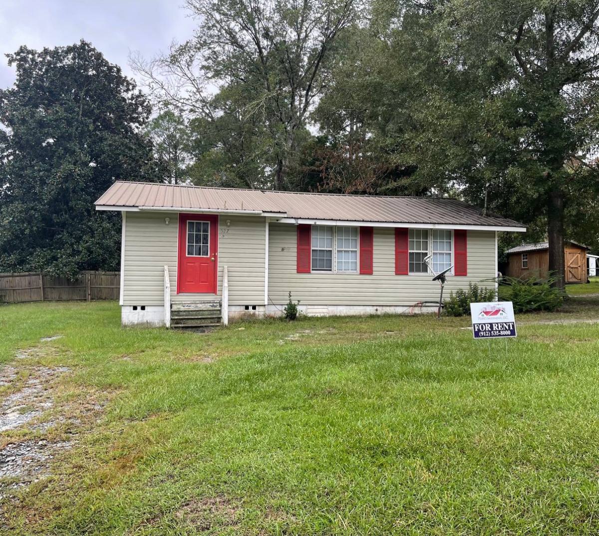 House for rent at 28 Lakeview Dr, McRae Helena, GA 31055