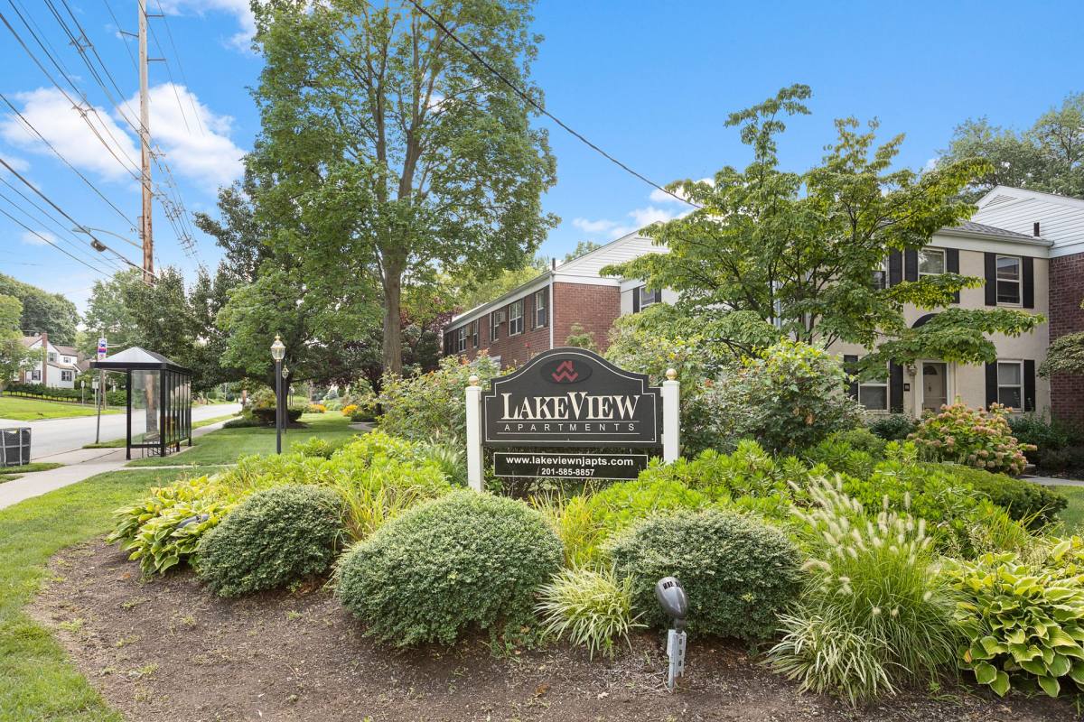 Apartment for rent at Lakeview, 96E Lakeview Ave, Leonia, NJ 07605