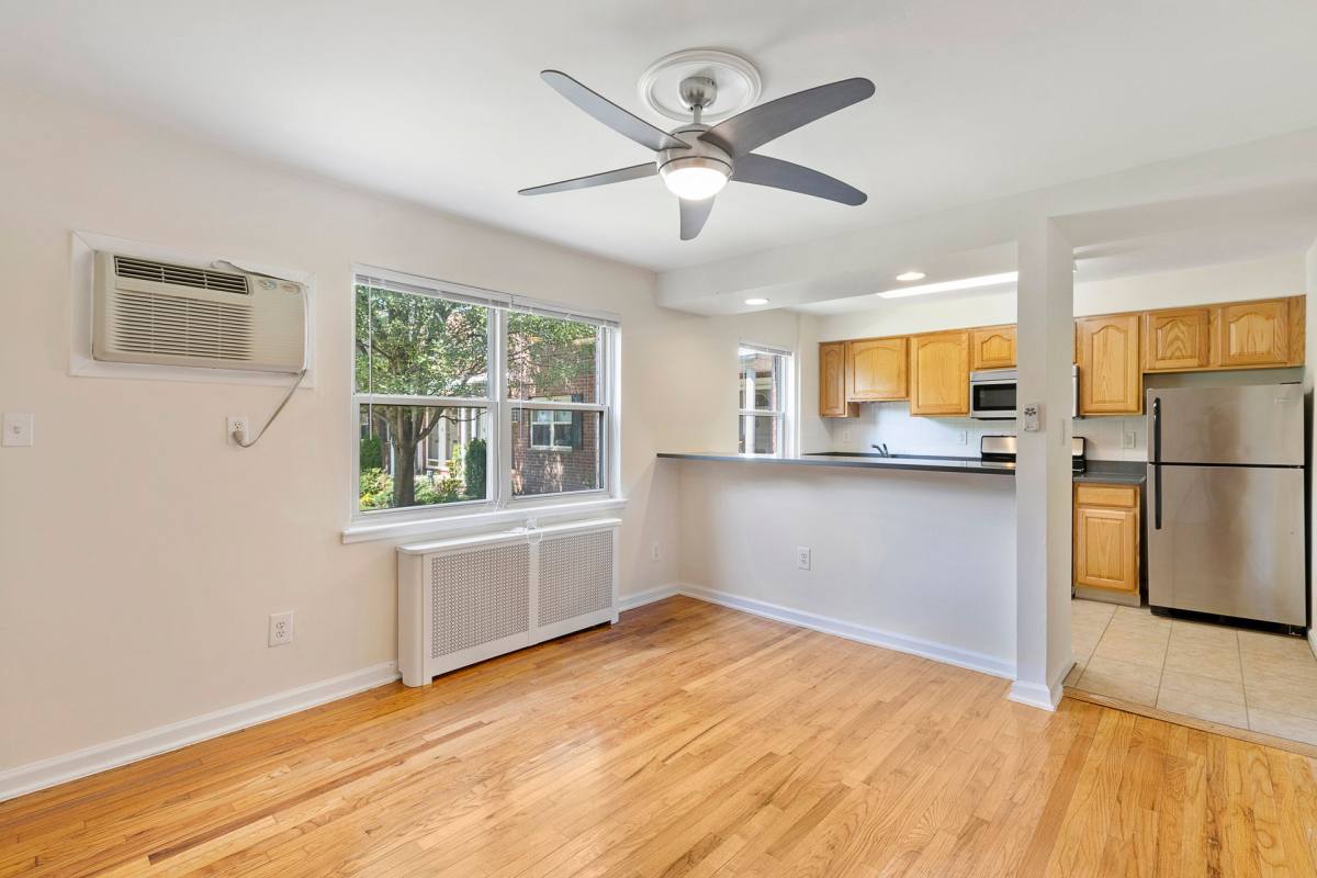 Apartment for rent at 96E Lakeview Ave, Leonia, NJ 07605