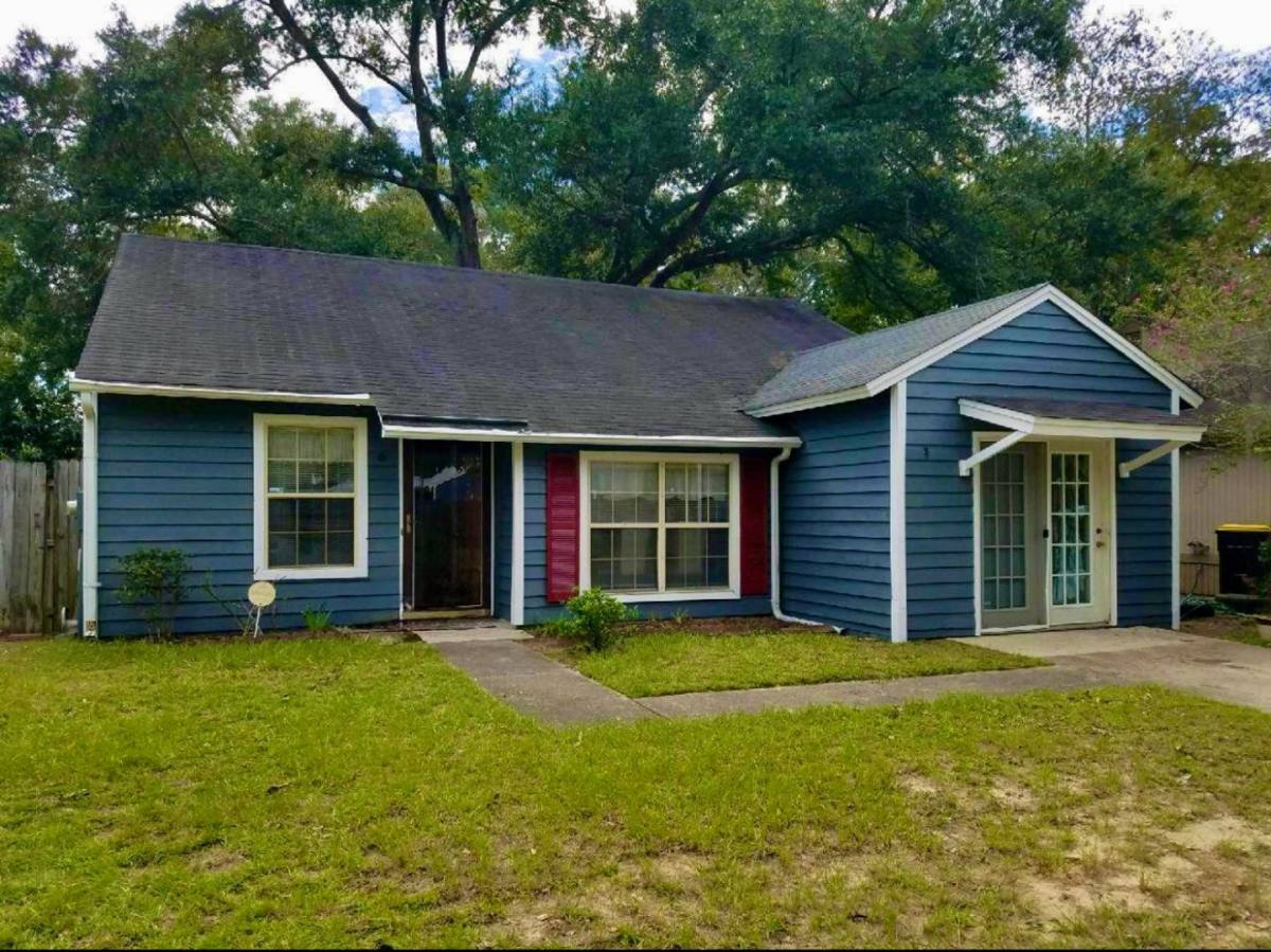 House for rent at 19 Quail Forest Dr, Savannah, GA 31419