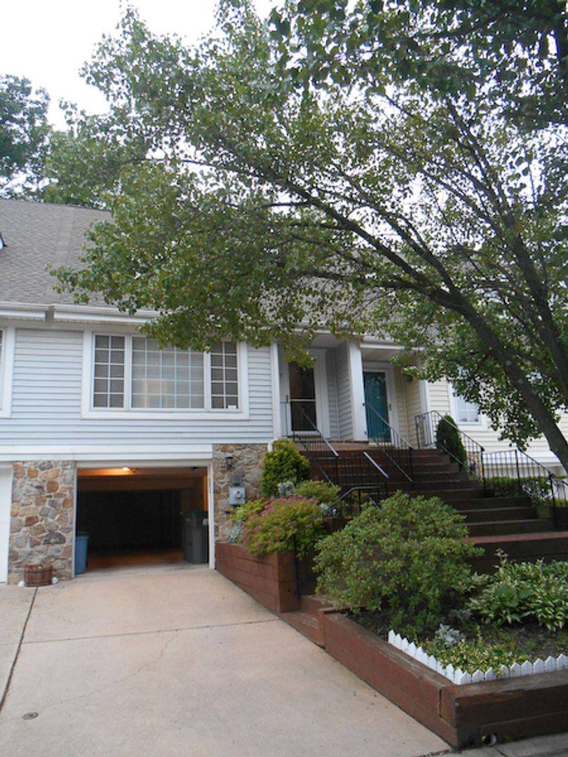 Apartment for rent at 47 Marsh Woods Lane, Wilmington, DE 19810