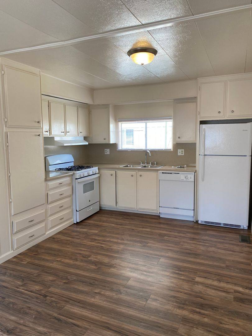 Apartment for rent at 954 Henderson Ave, Sunnyvale, CA 94086