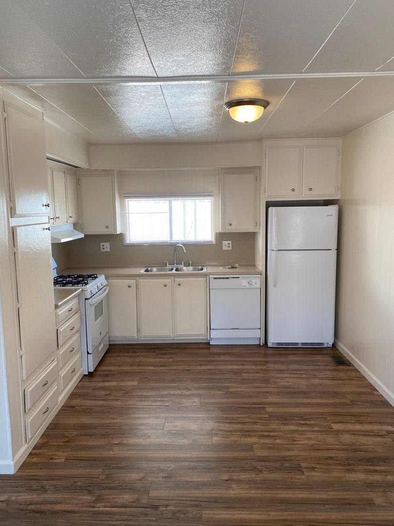 Apartment for rent at 954 Henderson Ave, Sunnyvale, CA 94086