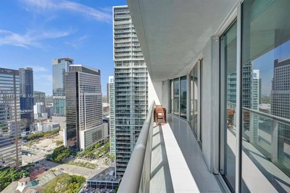 Apartment for rent at 475 Brickell Ave, Miami, FL 33131