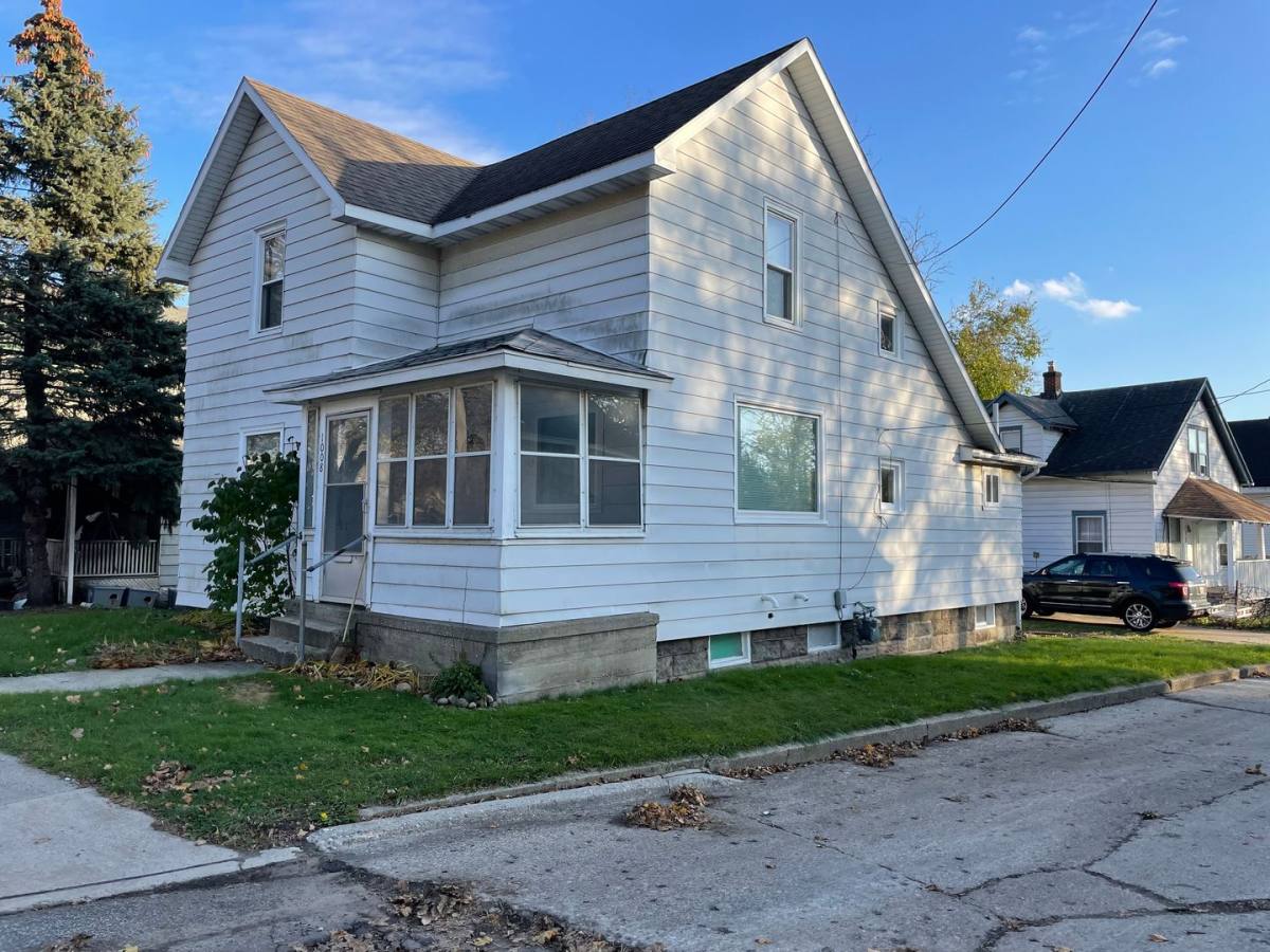 House for rent at 1008 Butterworth St SW, Grand Rapids, MI 49504