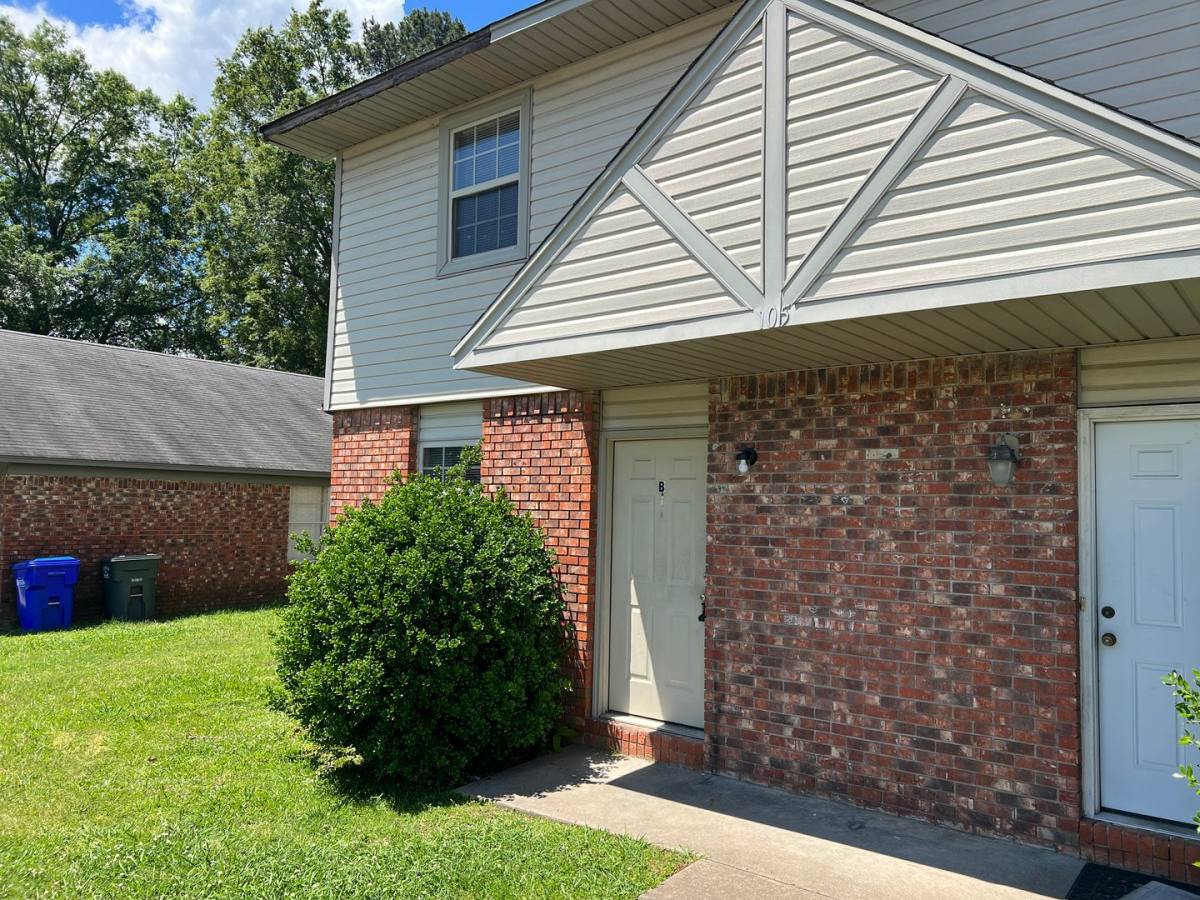 Townhouse for rent at 105 Club Lane A-B, Conway, AR 72034