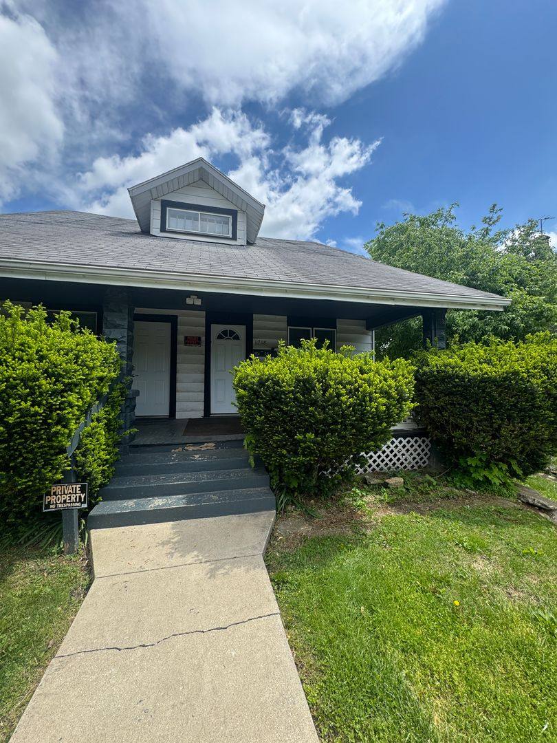 Apartment for rent at 1718 S Elm St, Muncie, IN 47302