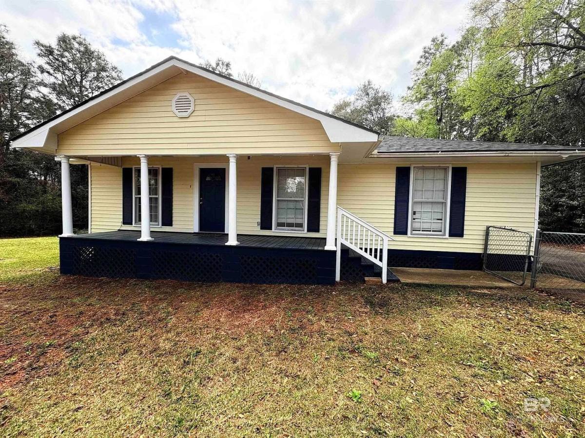 House for rent at 8065 Middle Ring Rd, Mobile, AL 36619
