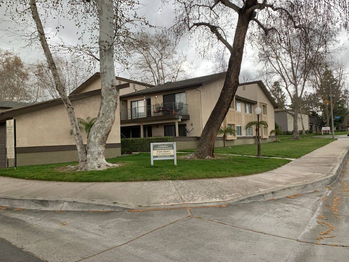 Apartment for rent at 1176 E Lugonia Ave, Redlands, CA 92374