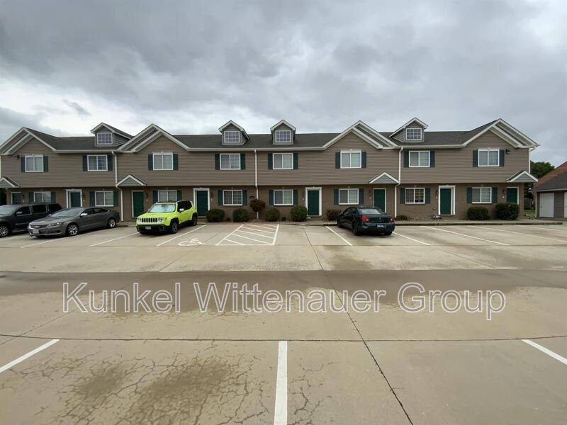 Townhouse for rent at 704 B Fountain View, Mascoutah, IL 62258