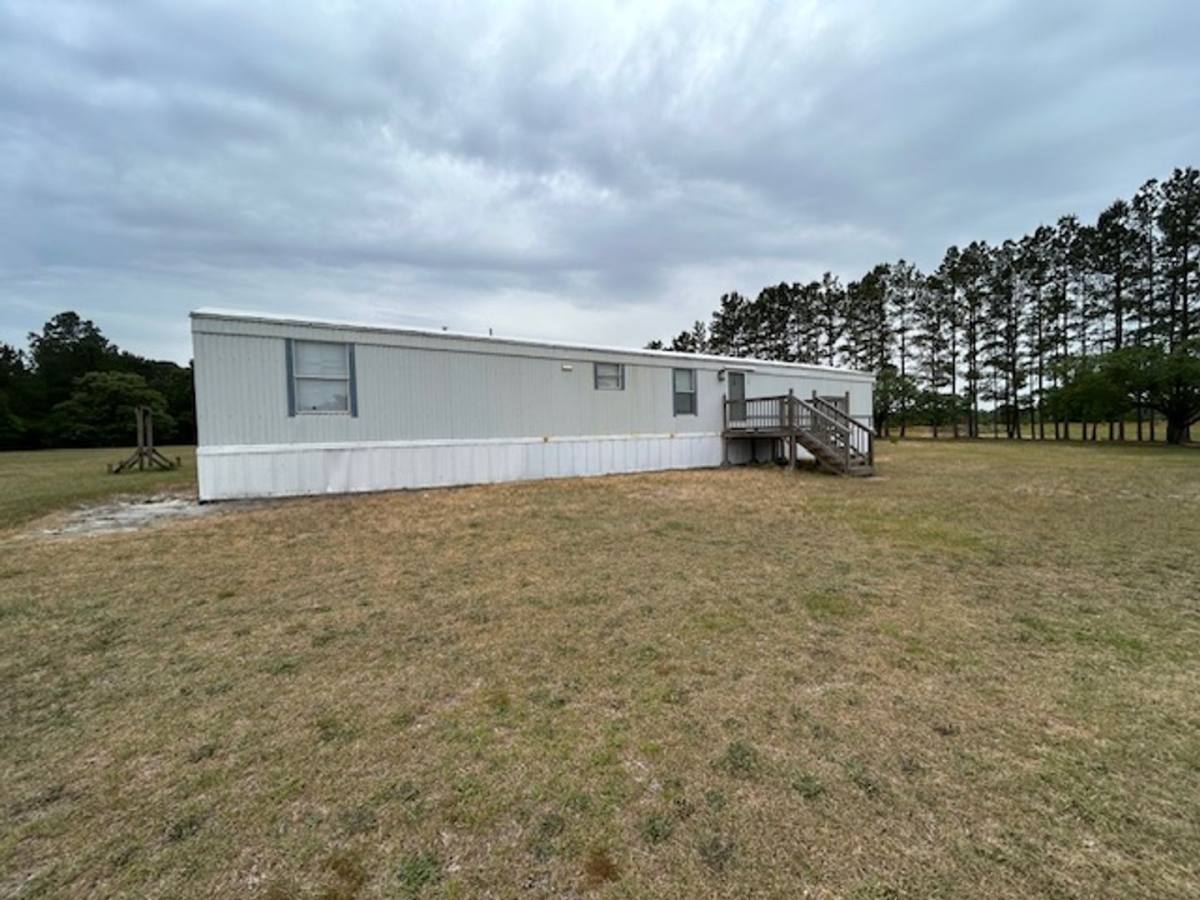 House for rent at 165 Kesler Dr, Saint Pauls, NC 28384