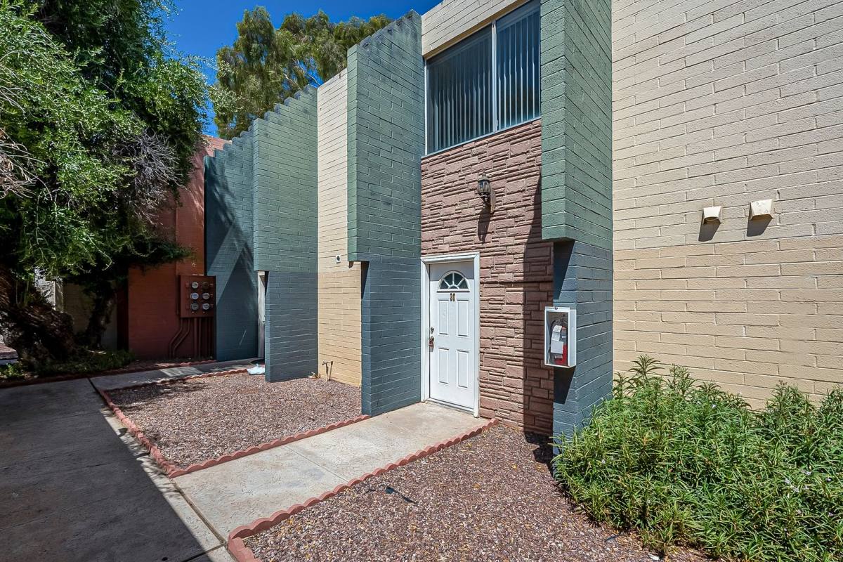 Townhouse for rent at 1801 W Tuckey Lane, Phoenix, AZ 85015