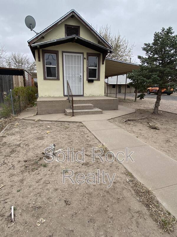 Apartment for rent at 806 E Mesa Ave, Pueblo, CO 81006