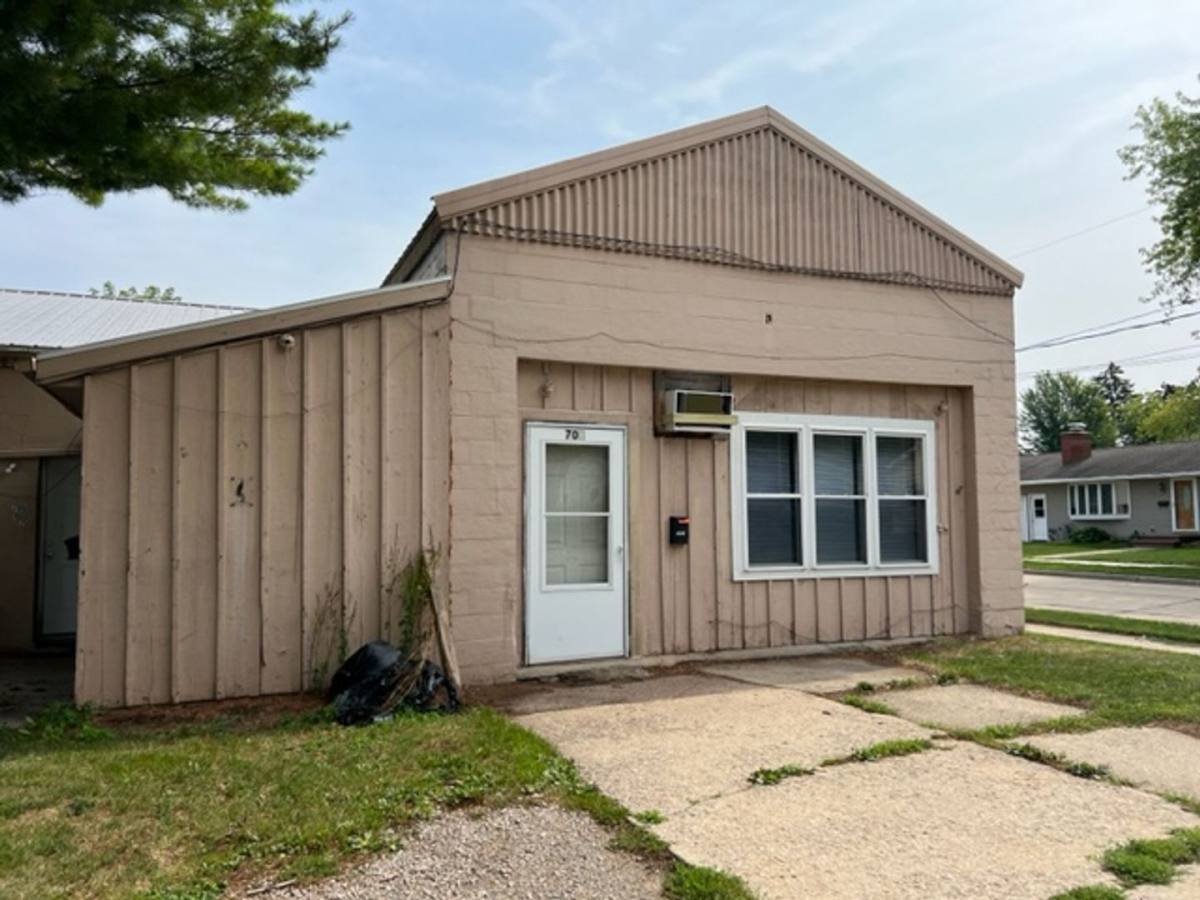 Apartment for rent at 700 W Division St, Kaukauna, WI 54130