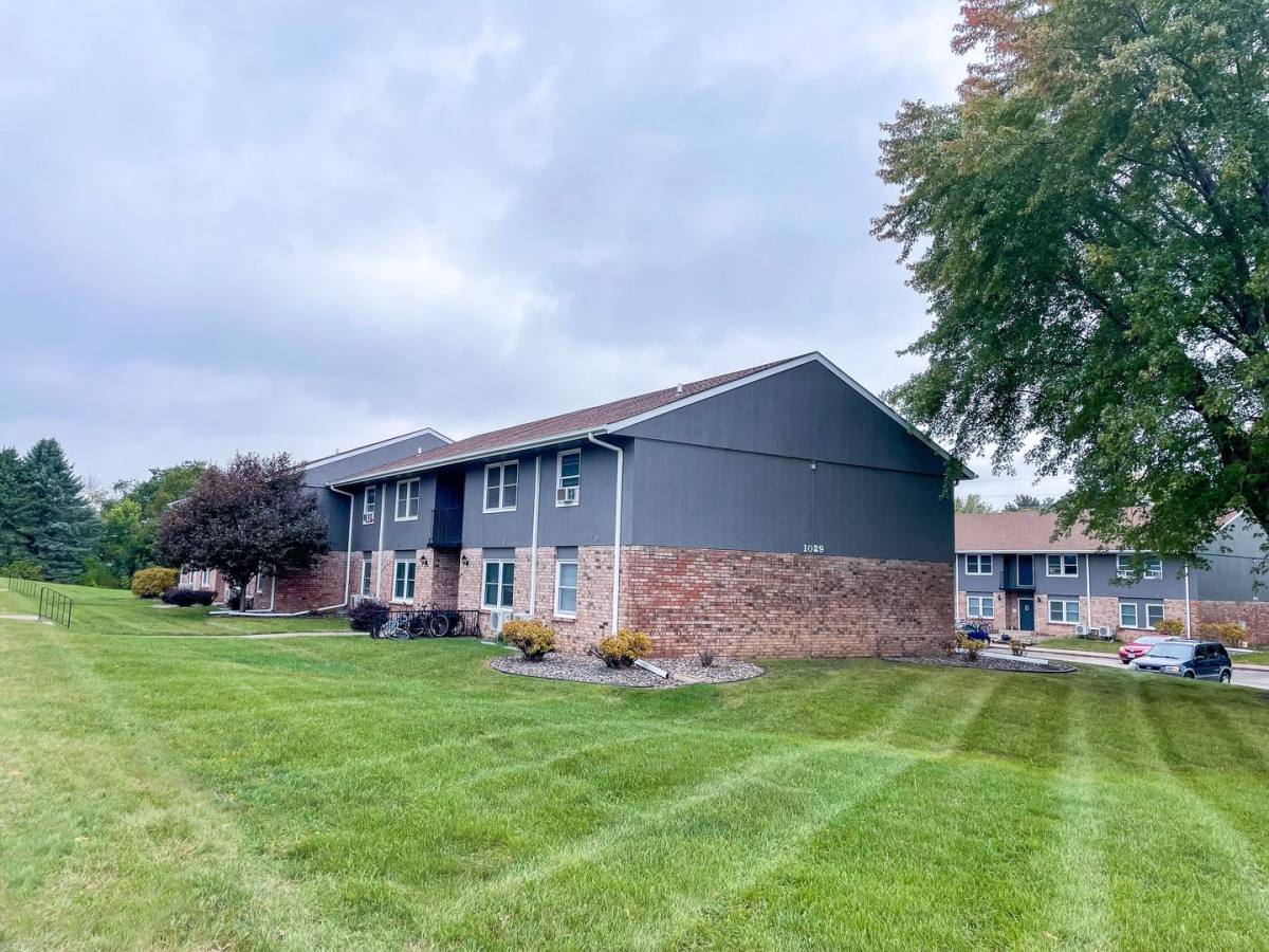 Apartment for rent at 1029 State St, River Falls, WI 54022