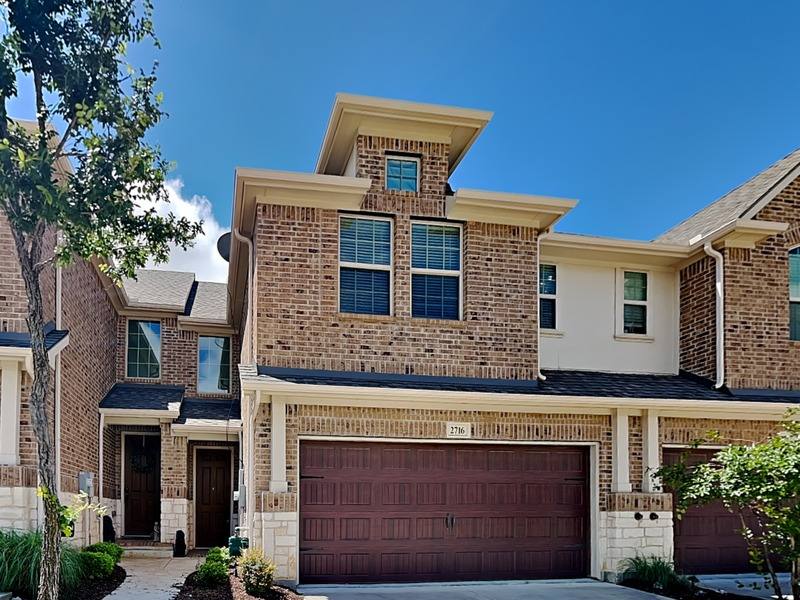 Townhouse for rent at 2716 Majesty Dr, Little Elm, TX 75068