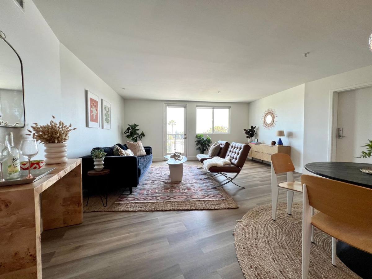 Apartment for rent at 5210 W Olympic Blvd, Los Angeles, CA 90036