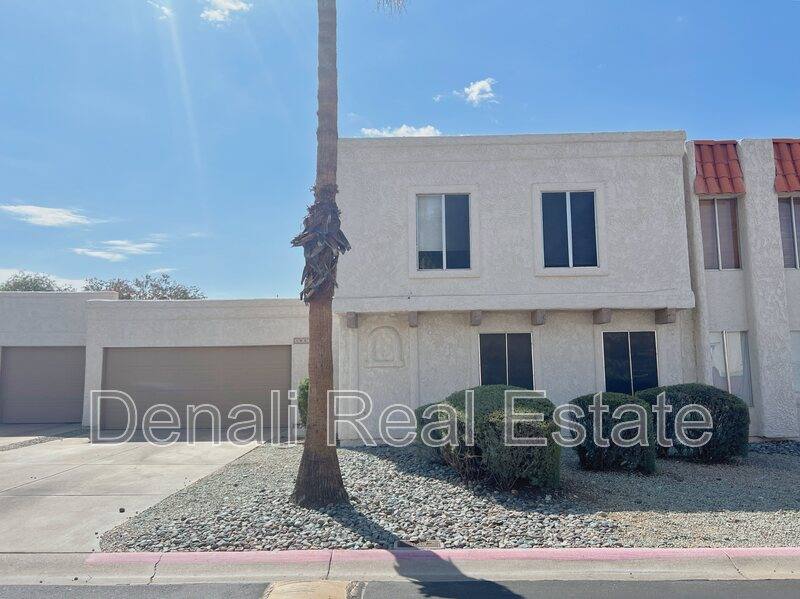 Townhouse for rent at 16029 N 25th Dr, Phoenix, AZ 85023