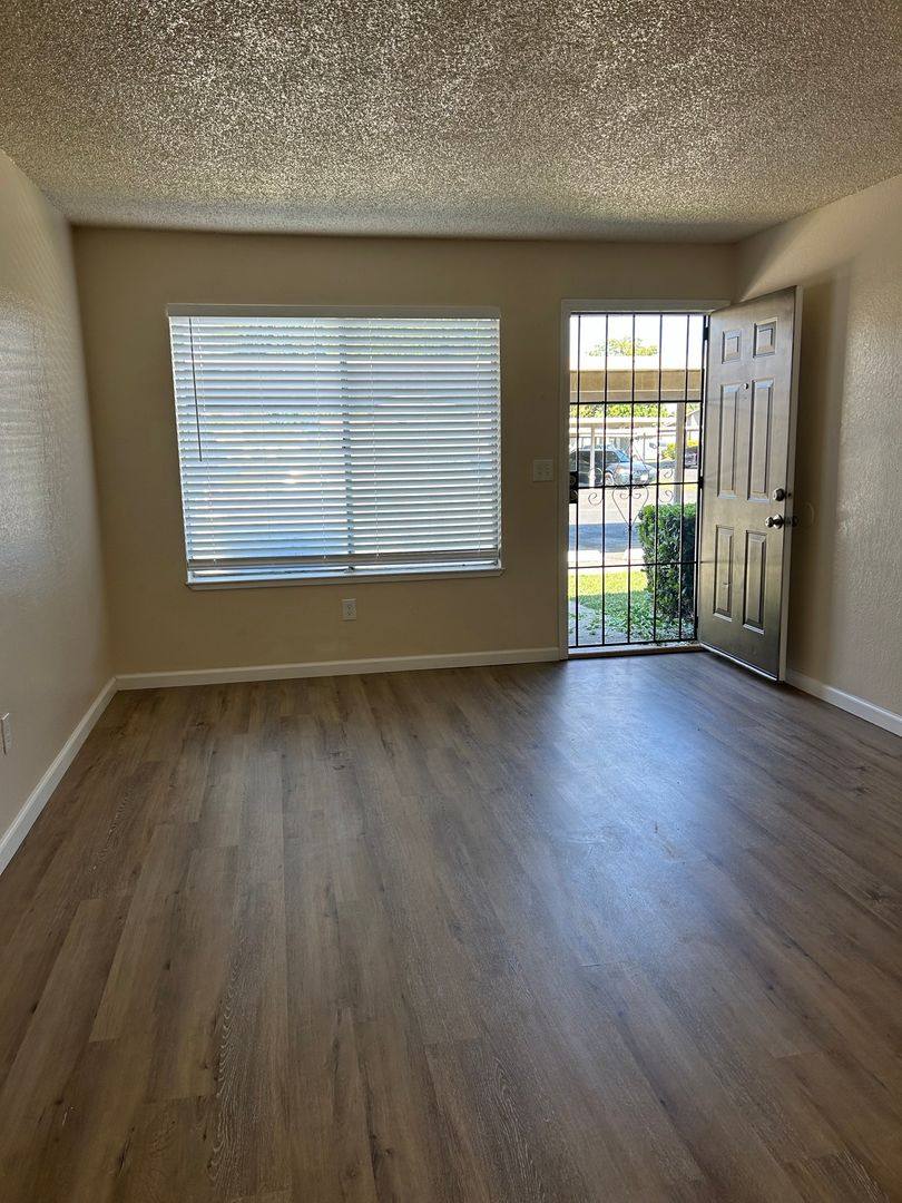 Apartment for rent at 1625 Richland Ave, Ceres, CA 95307