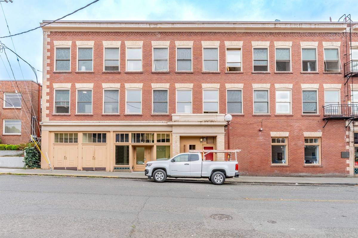 Apartment for rent at 3803 S Edmunds St, Seattle, WA 98118