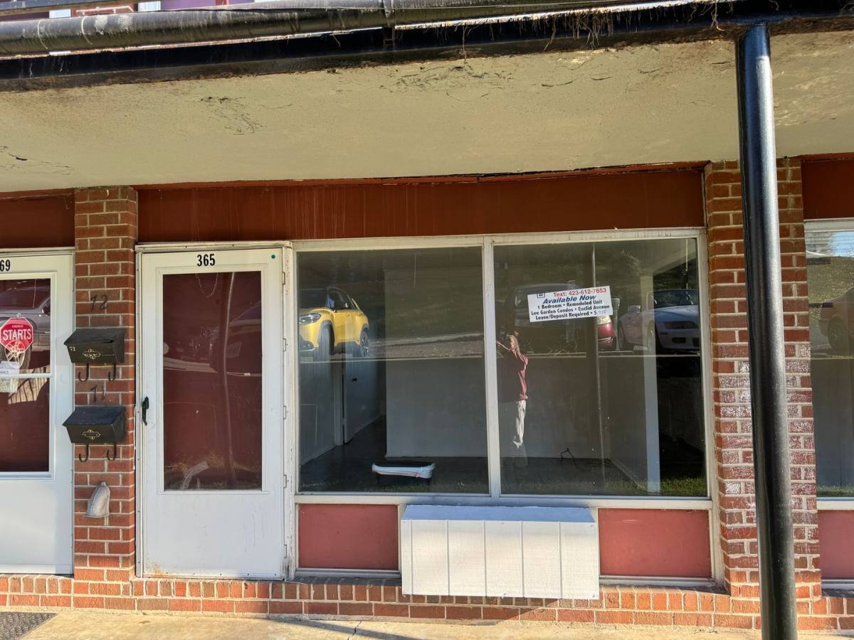 Apartment for rent at 361 Heathland Dr, Bristol, VA 24201