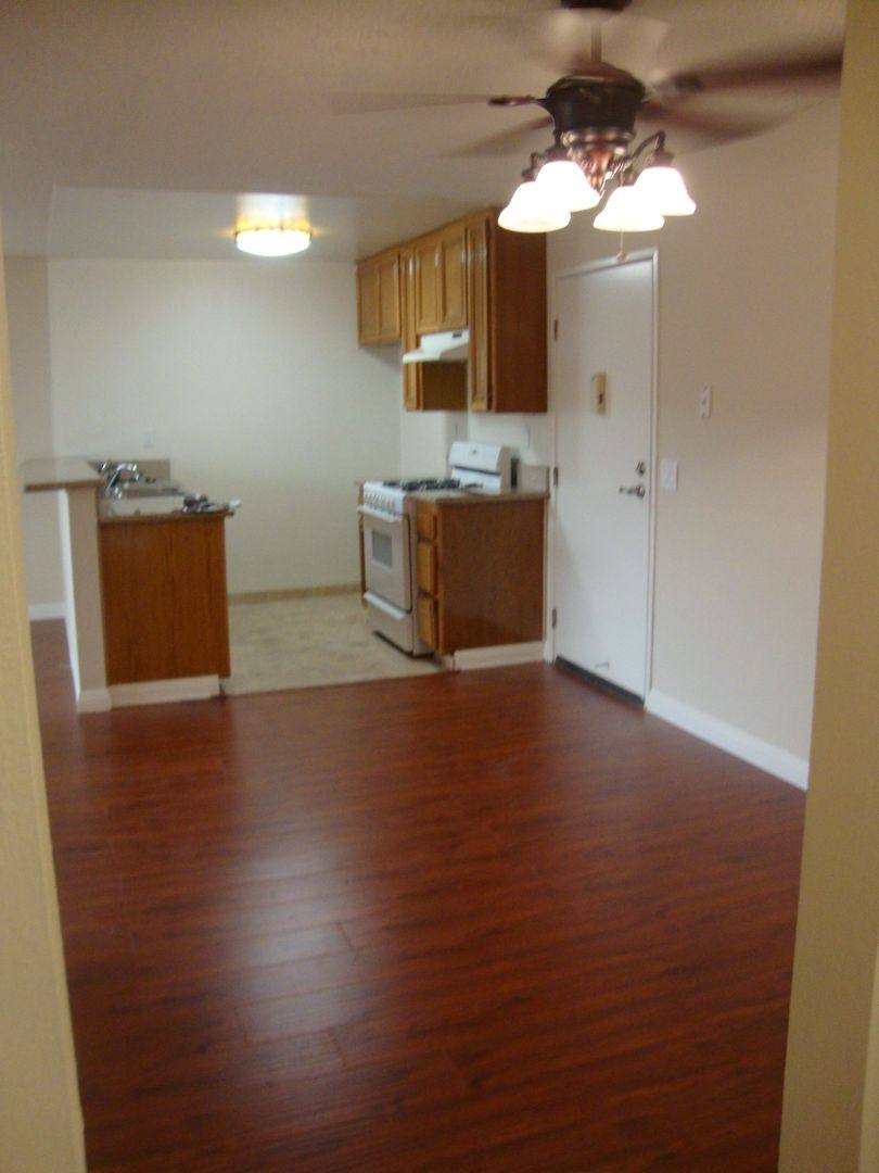 Apartment for rent at 11270 Otsego St, North Hollywood, CA 91601
