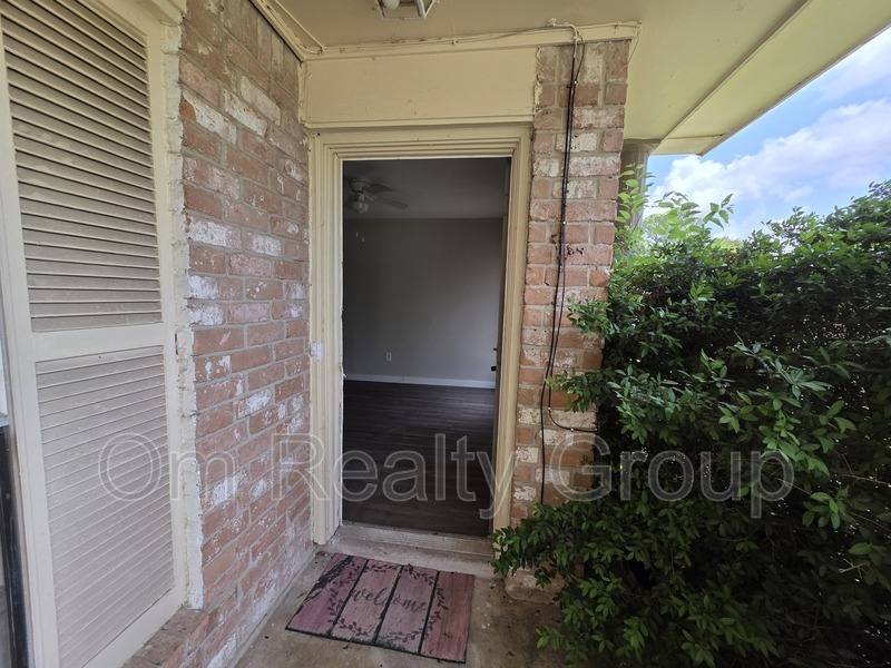 House for rent at 12738 Shannon Hills Dr, Houston, TX 77099