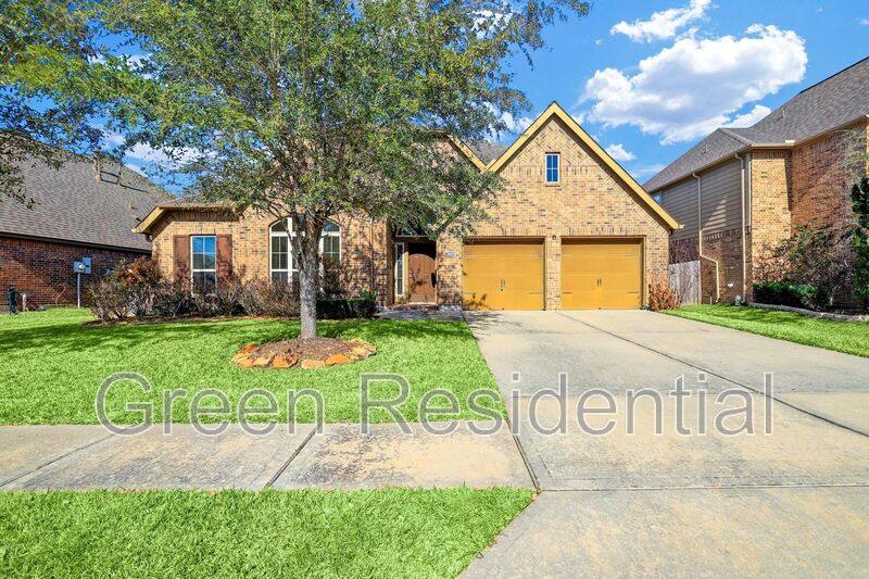 House for rent at 13809 Evening Wind Dr, Pearland, TX 77584