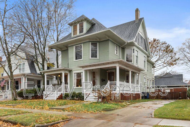 Apartment for rent at 1814 College Ave, Racine, WI 53403