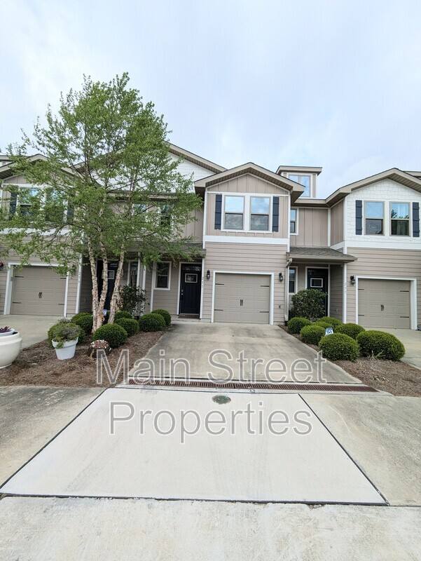 Townhouse for rent at 257 S E St, Pensacola, FL 32502