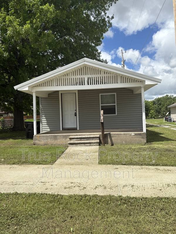 House for rent at 321 S Oak Ave, Ada, OK 74820