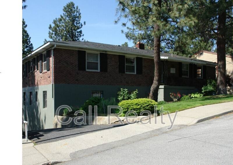 Apartment for rent at 828 W Cliff Dr #1, Spokane, WA 99204