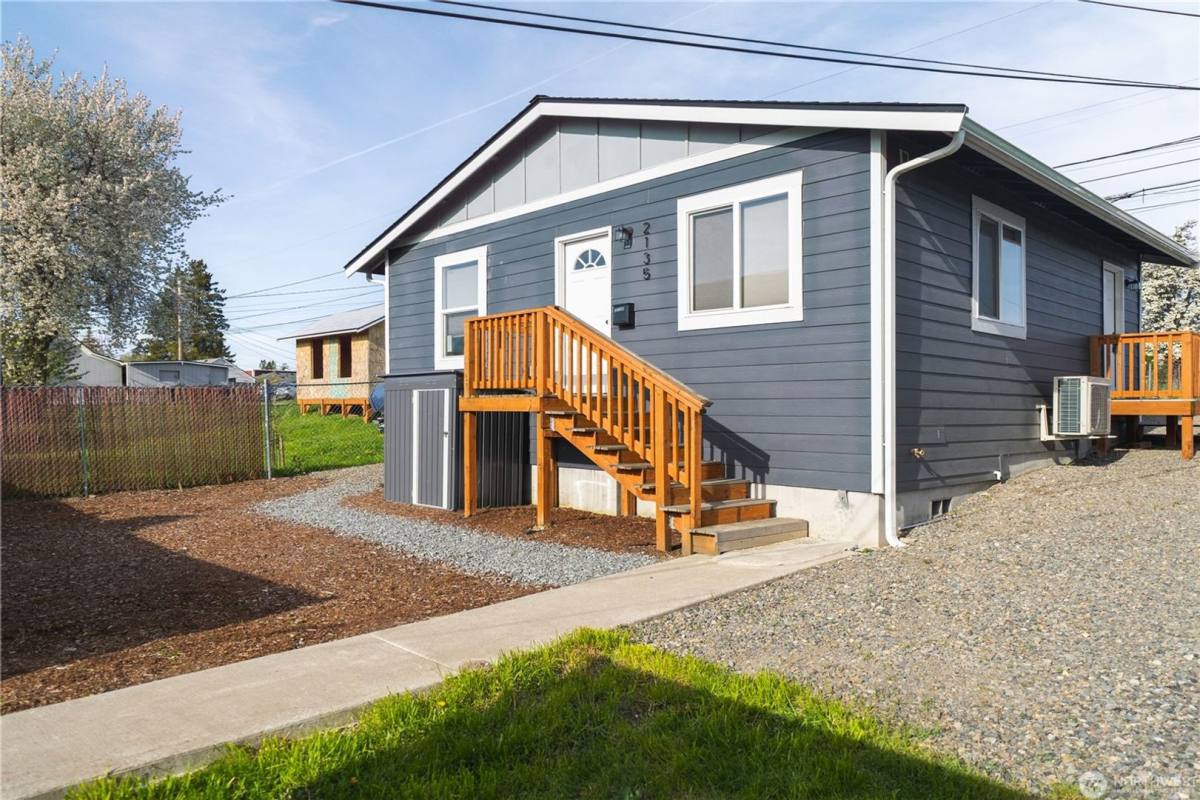 Apartment for rent at 2133-2135 S Cushman Ave, Tacoma, WA 98405