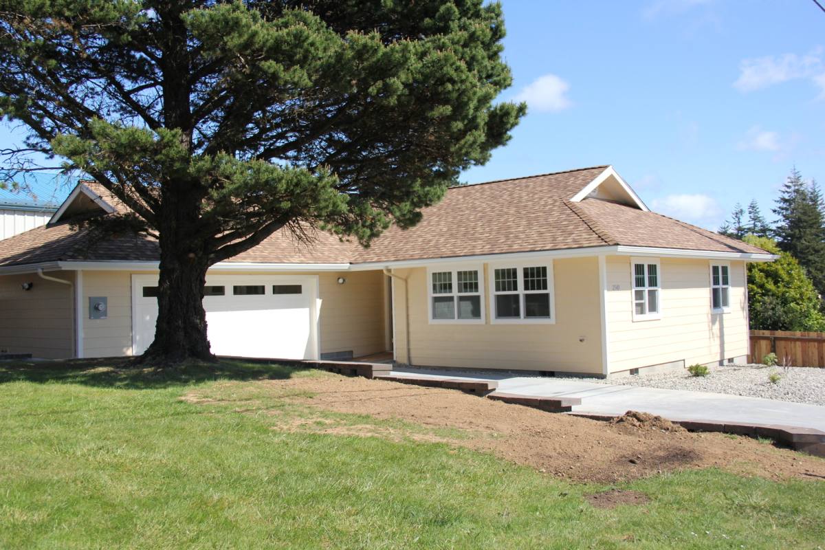 House for rent at 2540 34th St, Coos Bay, OR 97420
