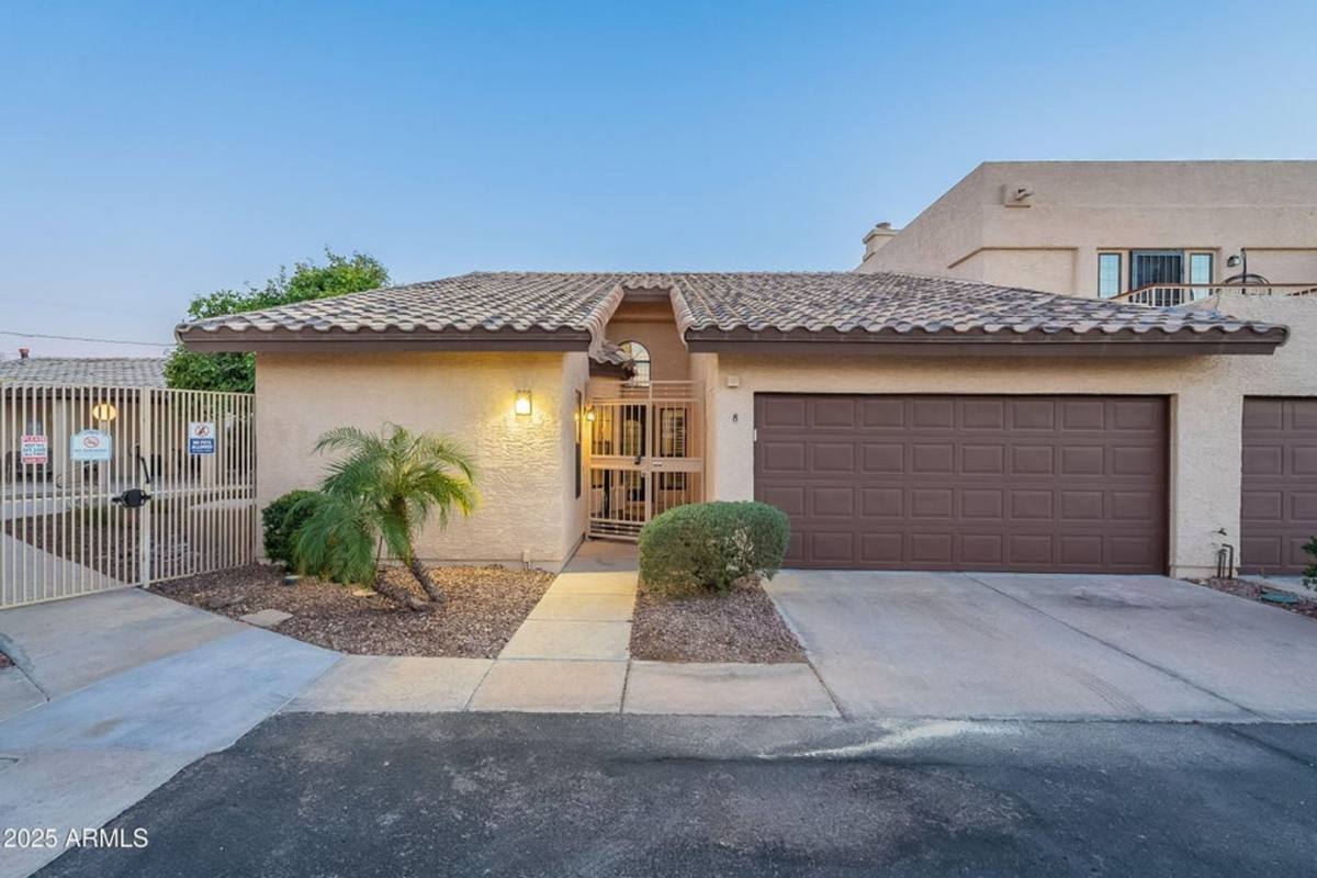 Townhouse for rent at 6223 N 12th St, Phoenix, AZ 85014